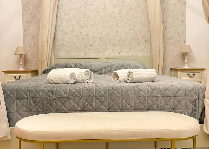Pantheon Luxury Noble Apartment